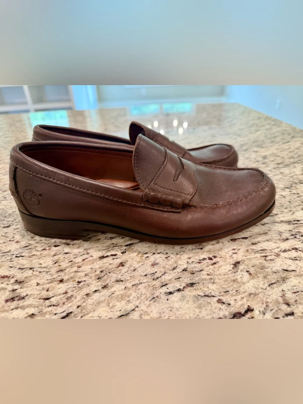 Vtg 90s Timberland Men's Burgundy Leather Penny Loafers in size 8.5 W Wide